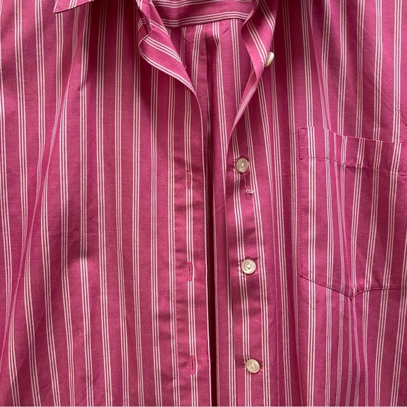 Perfectly pink button down tshirt - Picture 3 of 3